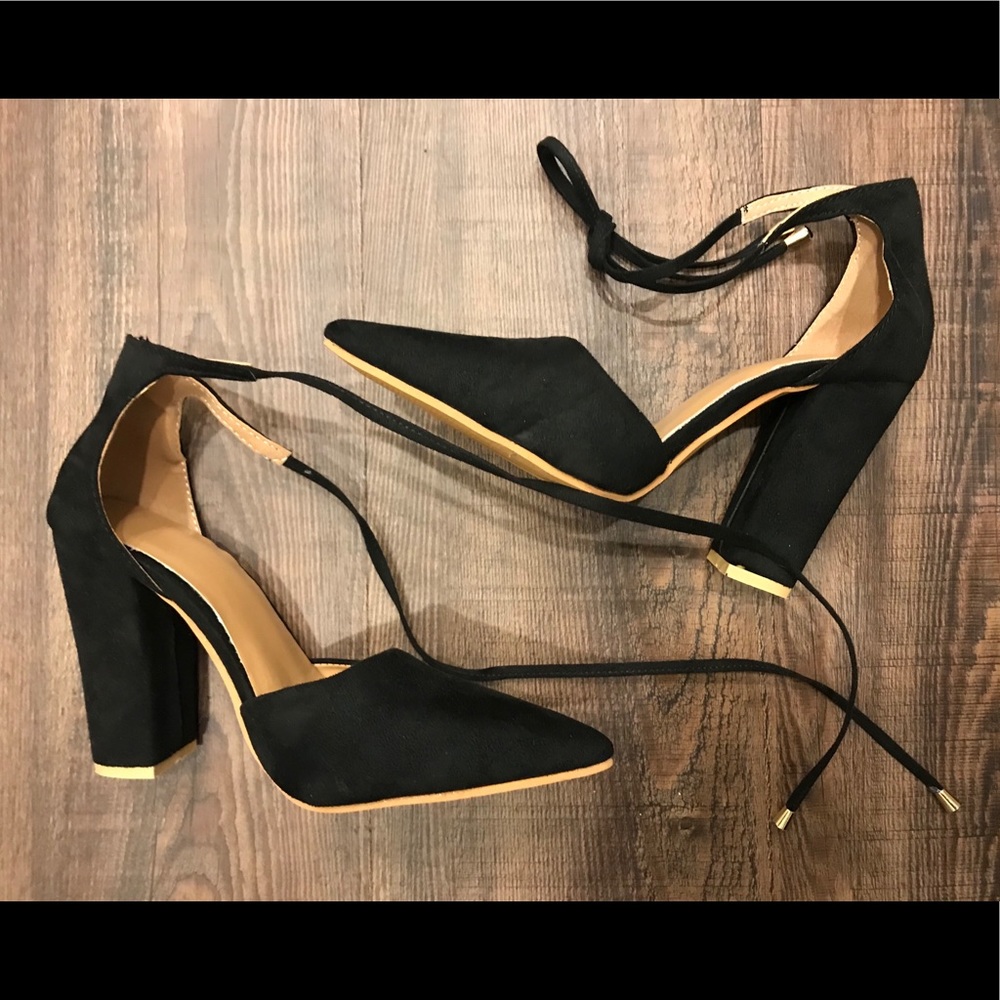 Black stilettos NEW
